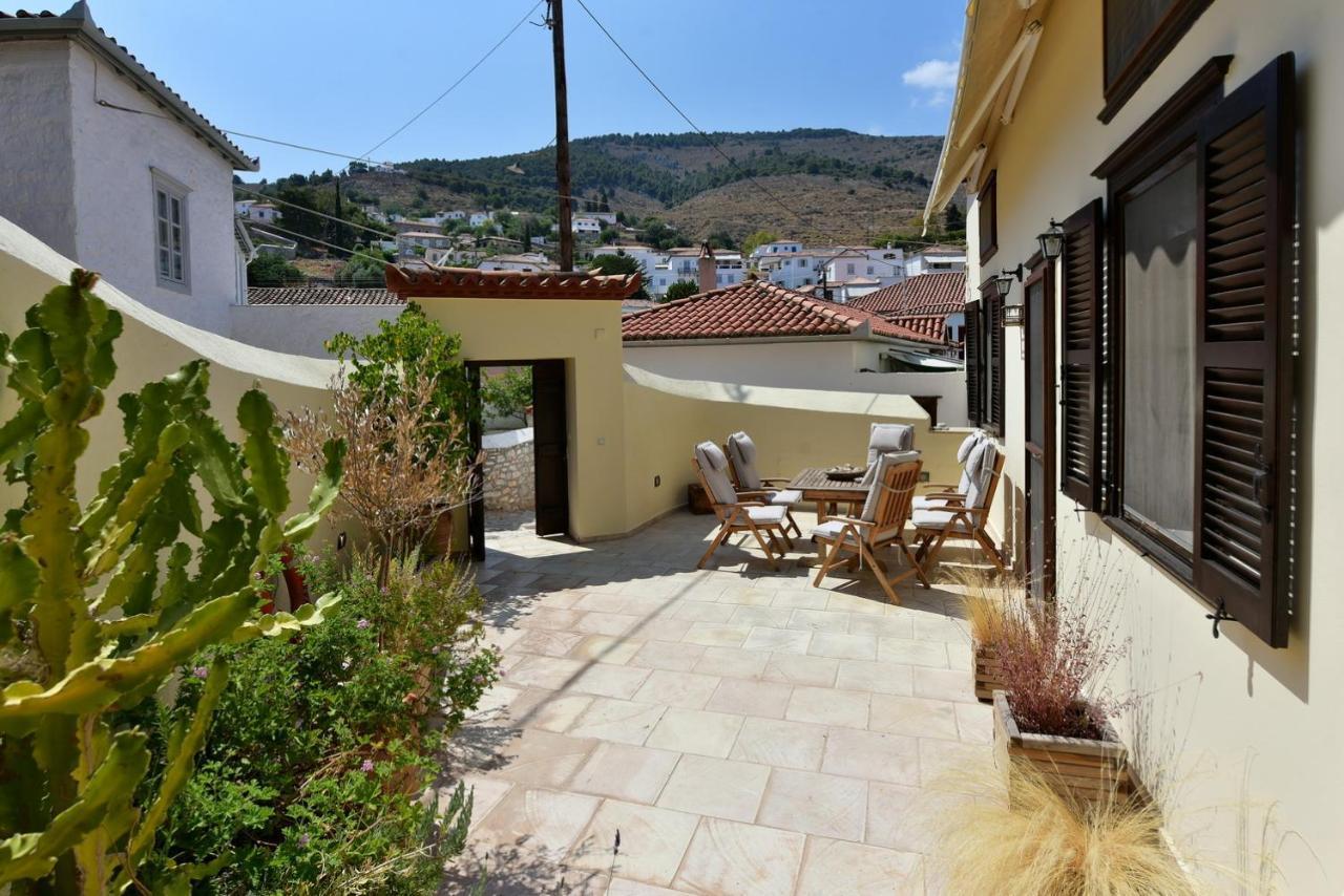 Kamini'S Tranquility Retreat Villa Hydra  Exterior photo