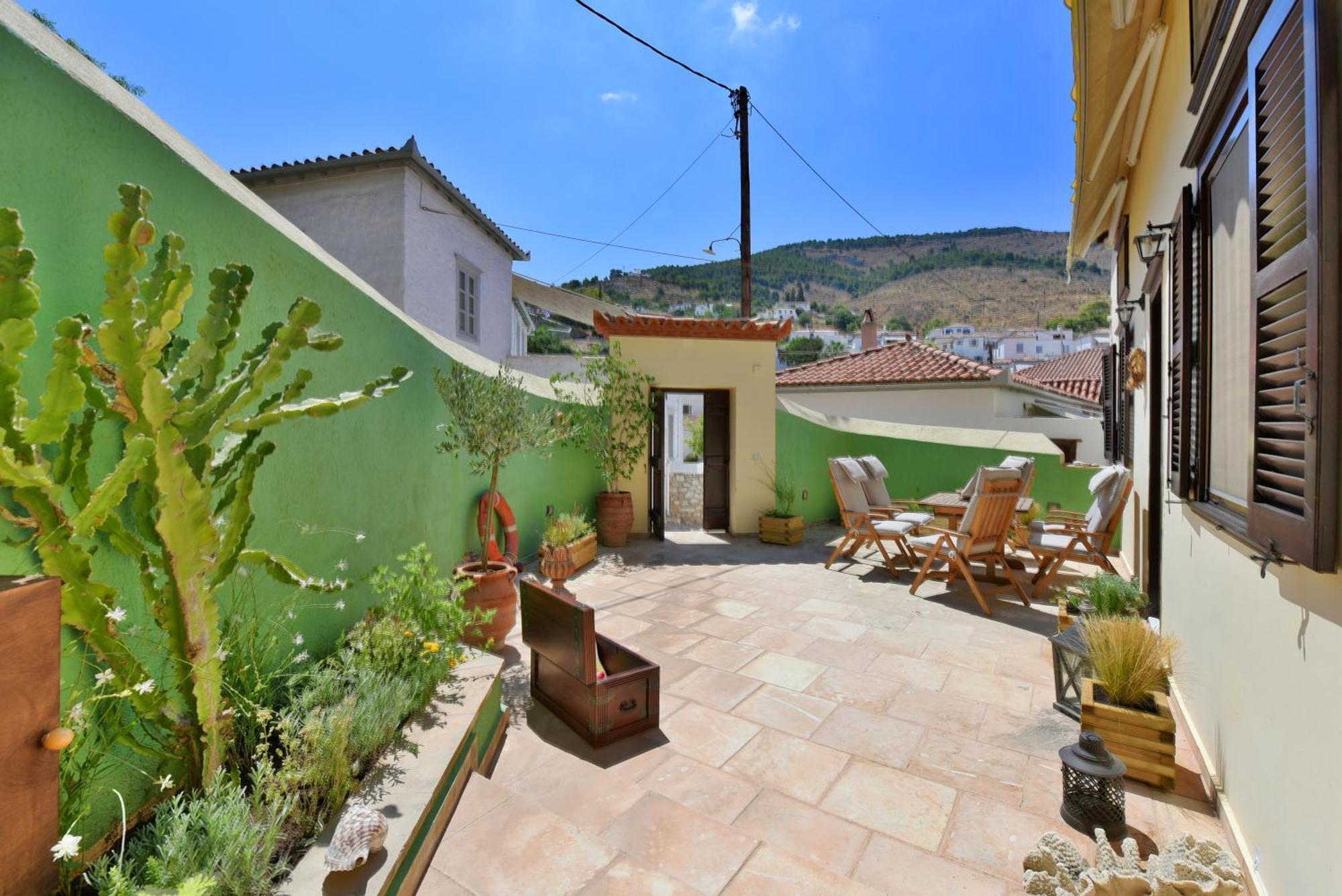 Kamini'S Tranquility Retreat Villa Hydra  Exterior photo